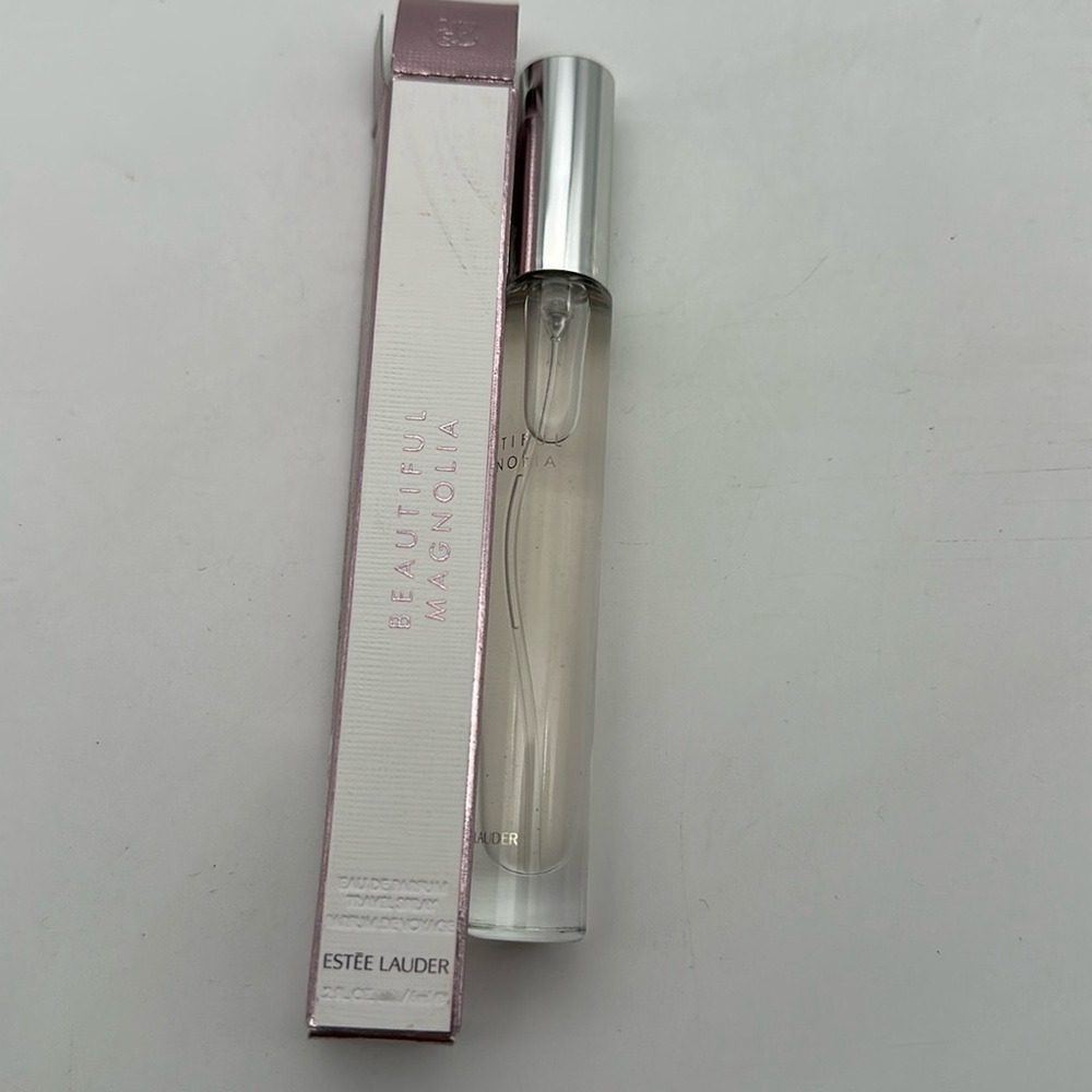 Nwt Estee Lauder Beautiful Magnolia edp travel spray parfum 0.2 oz 6 ml